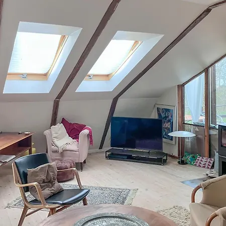 2 Bedroom Cozy In